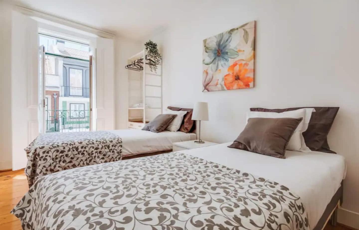 3 Bedroom Apartment In Baixa With River View Lisbon Exterior photo